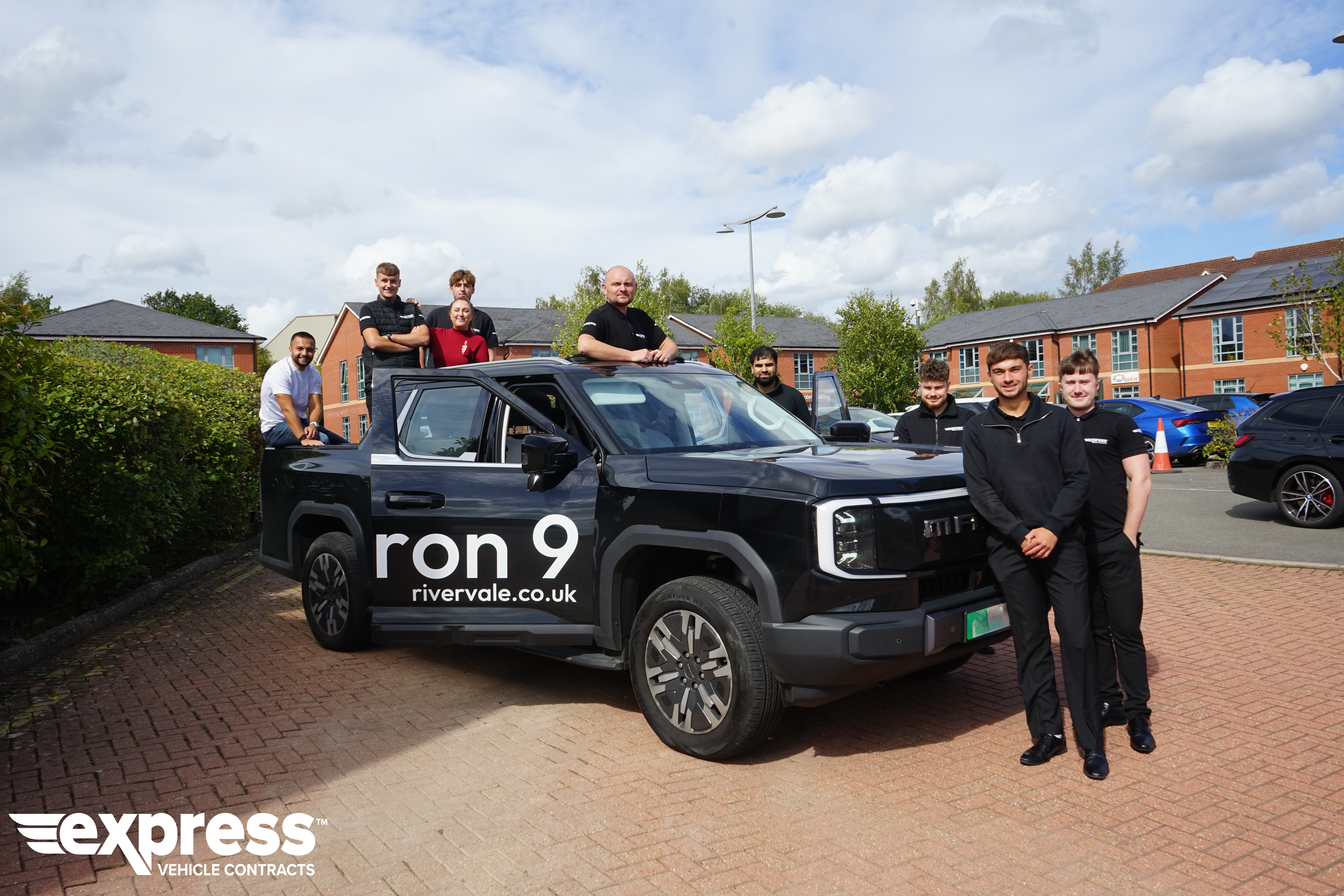 Meet the Maxus eTERRON 9! Europe's Electric Pickup Revolution!